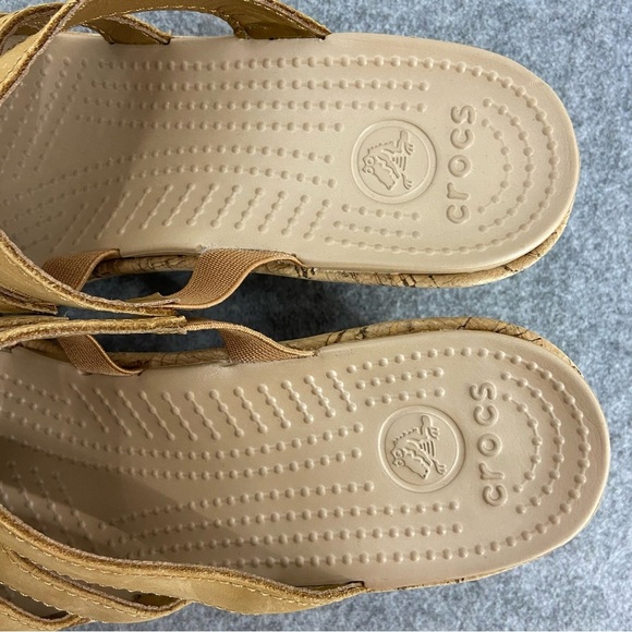 CROCS Tan Leather Like New Strappy Cork Wedges Women’s Size 9 - Picture 11 of 13